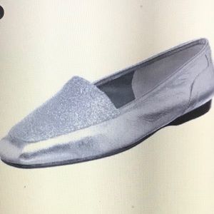 Enzo Angiolini Silver glitter Flats Woman’s 10.5 N